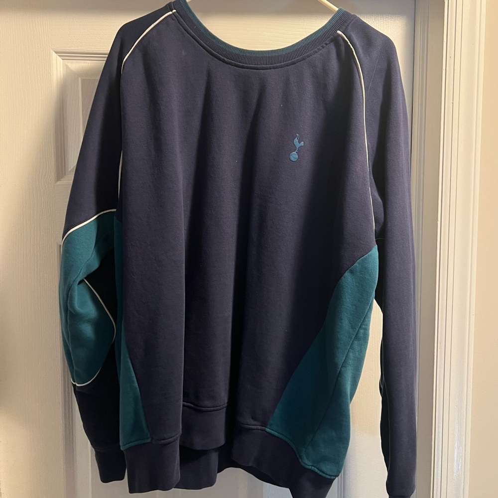 Tottenham Hotspur Adult crewneck sweatshirt